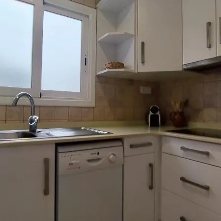 Pau Picasso Vacaciones * Tossa de Mar